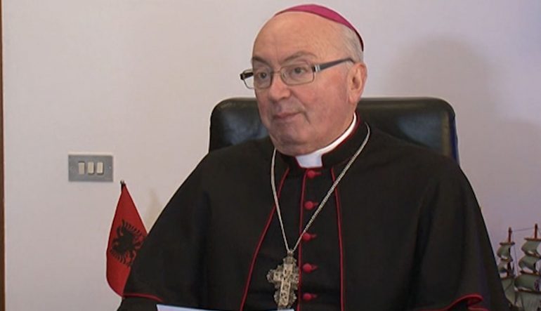 Imzot George Frendo mund koronavirusin, lë spitalin