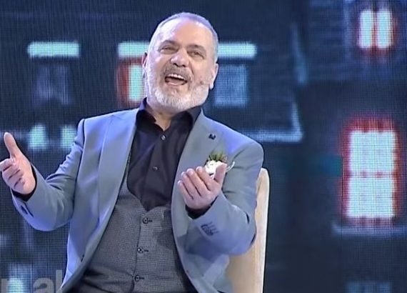 Humori shqiptar humbi një kolos! Reagojnë Meta, Basha e Veliaj për ndarjen nga jeta të Devoles
