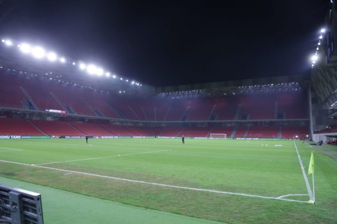 Kritikat e Reja-s për fushën e “Air Albania”, Braçe: Puna e vetme që kishte FSHF, shpresoj mos heqin trajnerin se tha të vërtetën