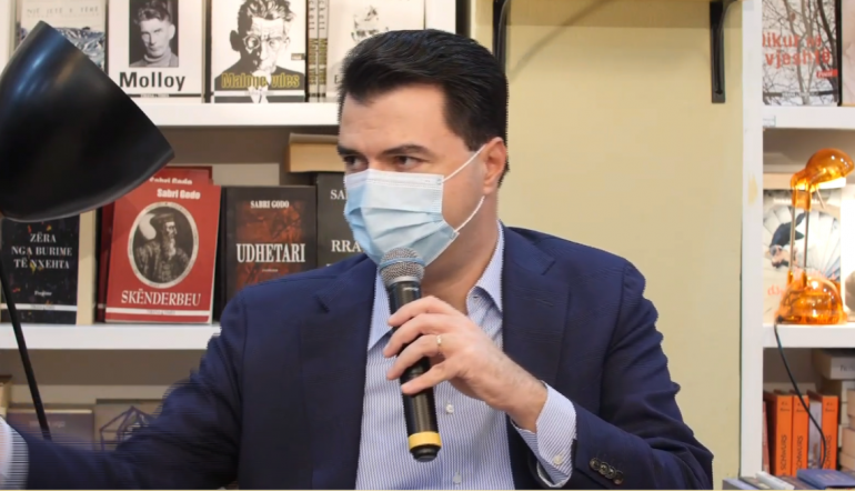 Basha takon pedagogët: Teknologjia në universitete e pamjaftueshme për mësimin online