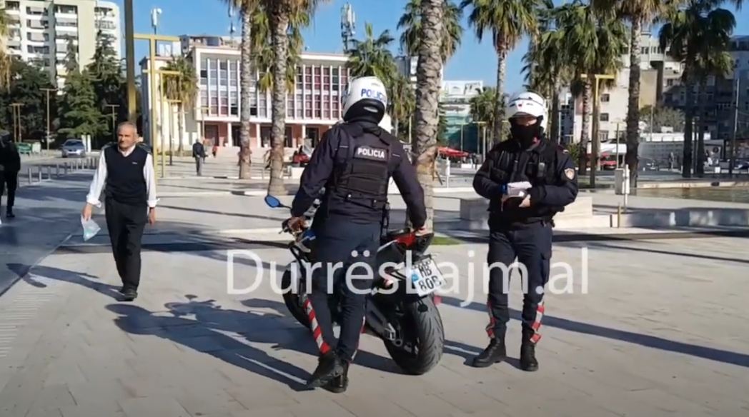 Pa maskë në rrugë/ Qytetarët në Durrës s’i tremb as Covidi, as gjoba e as çmimet e larta të ilaçeve kuruese!