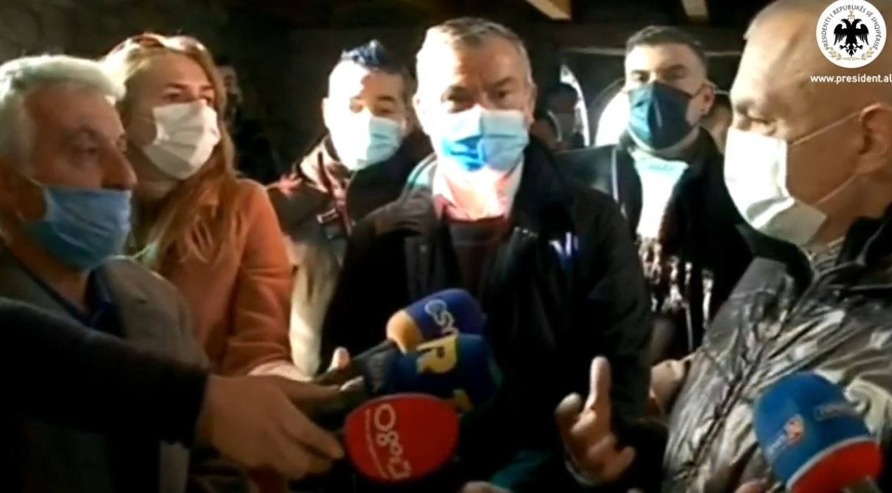 Lutja e Metës në kishë: Zoti të ndihmojë popullin dhe kombin shqiptar të kalojë këtë pandemi