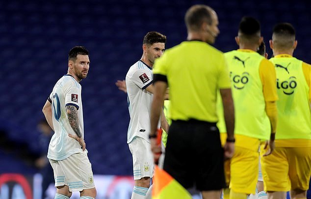 “Na dhj**e dy herë”, Mesi nervozohet me gjyqtarin pas barazimit me Paraguajin