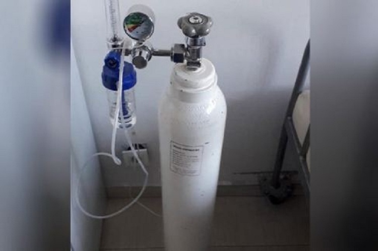 Bombolat e oksigjenit me çmime të larta dhe të rrezikshme, hetime për shitjen e tyre online