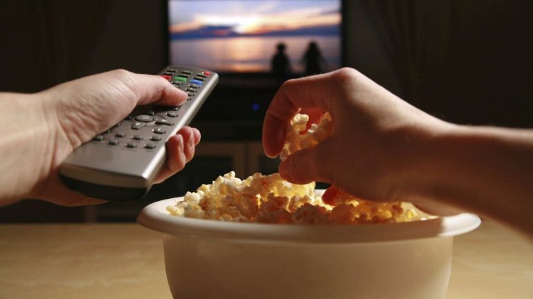 Puna ideale, 2,500 dollarë për të parë 25 filma në 25 ditë!