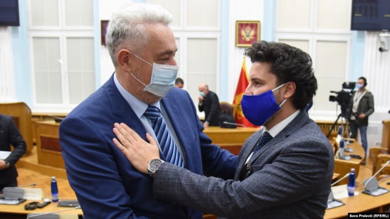 Prezantohet kabineti i ri qeveritar në Mal të Zi, shqiptari Dritan Abazoviç do të jetë zv.kryeministër