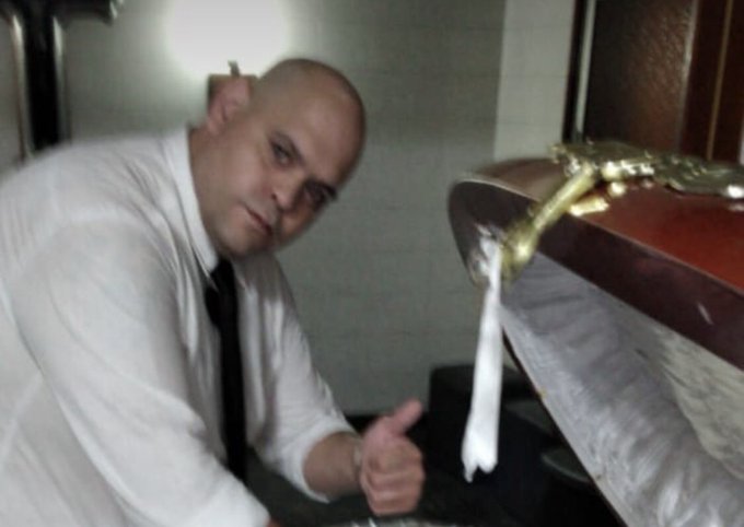 Publikohet skandali/ Punonjësi i morgut publikon foto me trupin e pajetë të Maradonës, “shpërthen” rrjeti