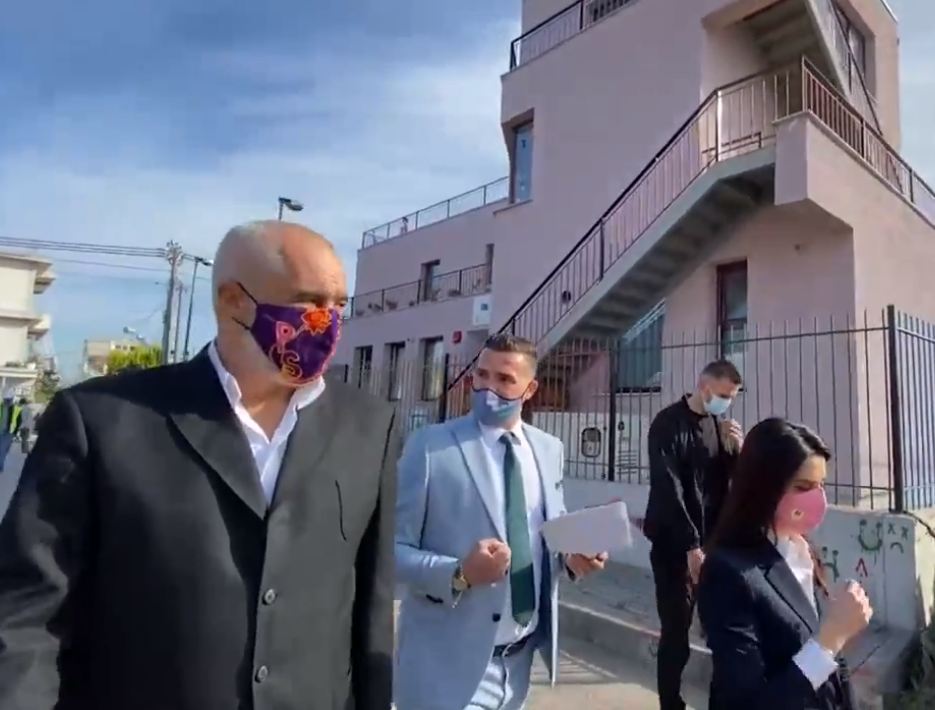 I përmendi fitoren e PS në Durrës, Rama i kthehet kryetarit të NJA-së: Mbaje në zemër partinë… (VIDEO)