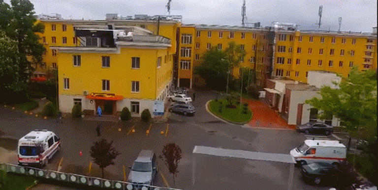 Prej 10 ditësh i shtruar te “Shefqet Ndroqi”, 60-vjeçari u vetëhodh nga dritarja e dhomës