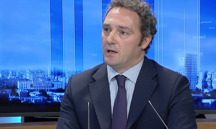 “Po shohim pamje kriminale nga spitalet”, Spahia: Mjekët në vijën e parë janë lënë vetëm