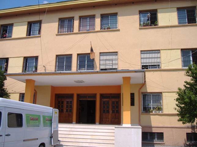 Infektohet me COVID-19 shefi i shërbimit të Urgjencës në Elbasan, karantinohet një pjesë e stafit