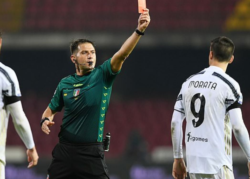 U ndëshkua me karton të kuq në fund të ndeshjes, zbulohet çfarë i tha Morata gjyqtarit