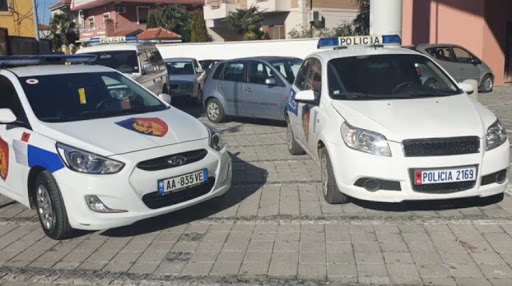 Pako me eksploziv poshtë një “Benz”-i, policia jep detaje për ngjarjen