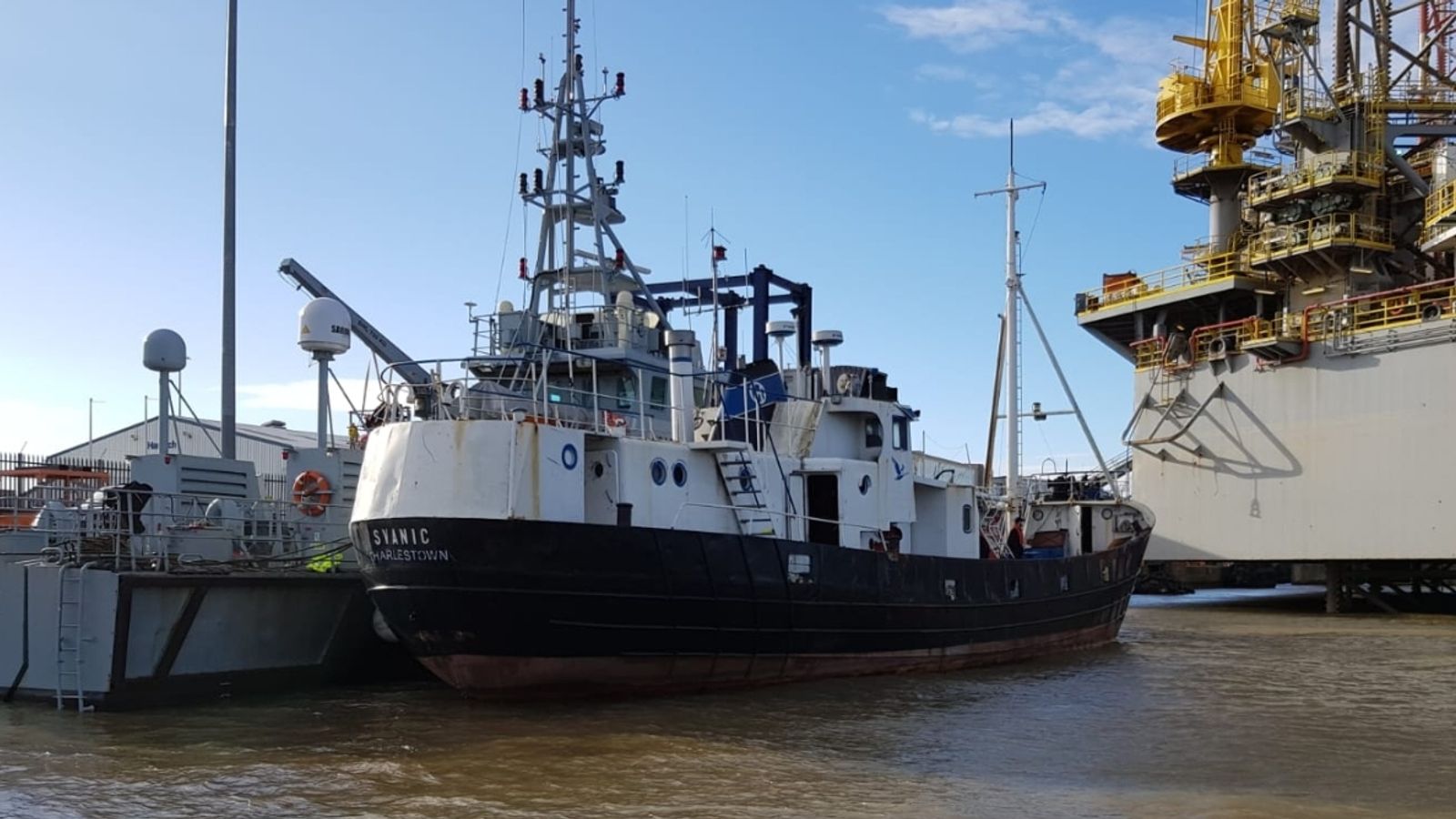 Ishin nisur për në Angli, publikohen emrat e 30 shqiptarëve të kapur në anijen e peshkimit