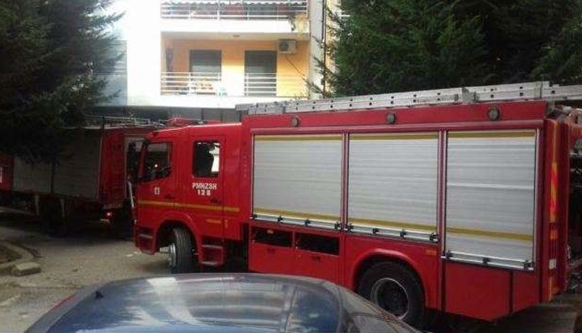 Përfshihet nga flakët banesa, shkak dyshohet rrjedhja e gazit