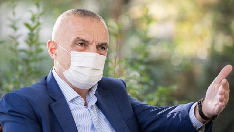 Pacientët me COVID presin në autoambulanca, reagon Meta: Të mos përsëritet