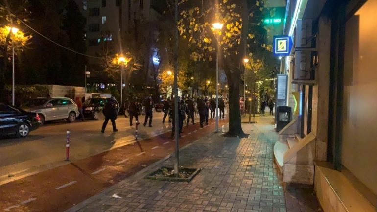 Protesta/ Avokati i Popullit: 124 të shoqëruar, nga të cilët 57 të mitur