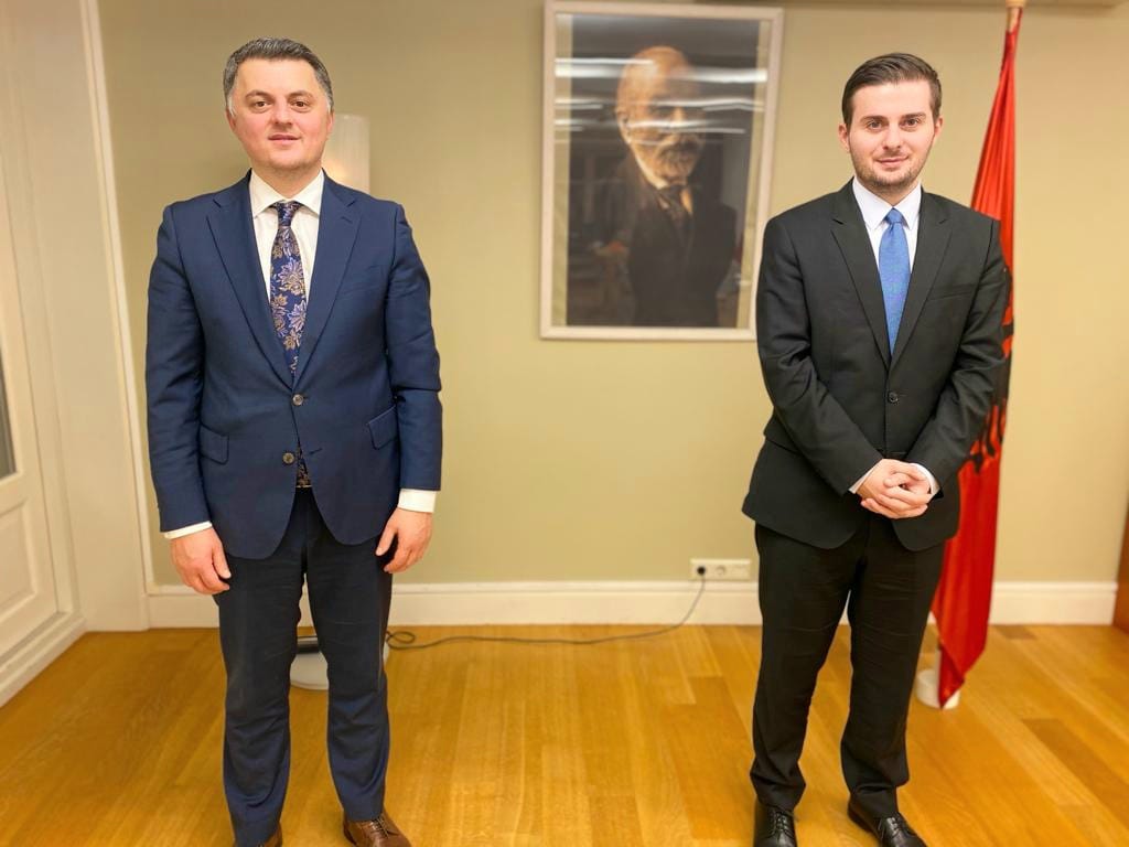 Cakaj takon ambasadorin e Kosovës në Holandë: Tribunali i Hagës i njëanshëm, gjykon vetëm strukturat e UÇK-së