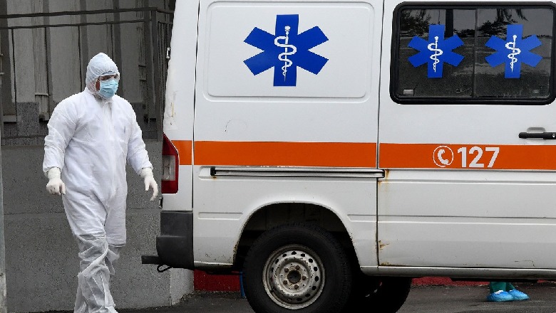 Covid i merr jetën një tjetër mjeku