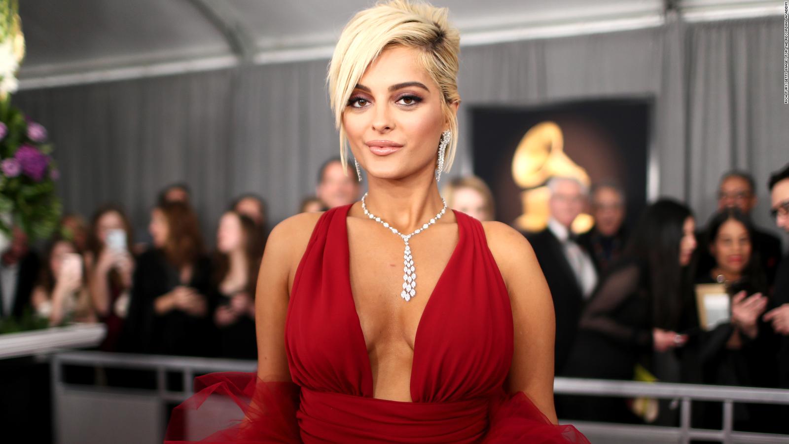 Bebe Rexha ia merr valles shqiptare gjatë emisionit