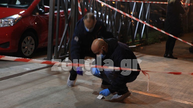 Atentat shqiptarit në mes të Athinës, autorët e qëllojnë me dorezë hekuri dhe armë zjarri