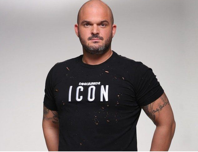 Ky është greku që ofendoi për origjinën dhe plagosi me pistoletë 32-vjeçarin shqiptar