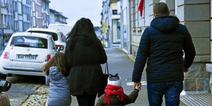 Ajo myslimane me baba hoxhë dhe ai katolik, historia e çiftit shqiptar që u arratis prej familjes në Francë