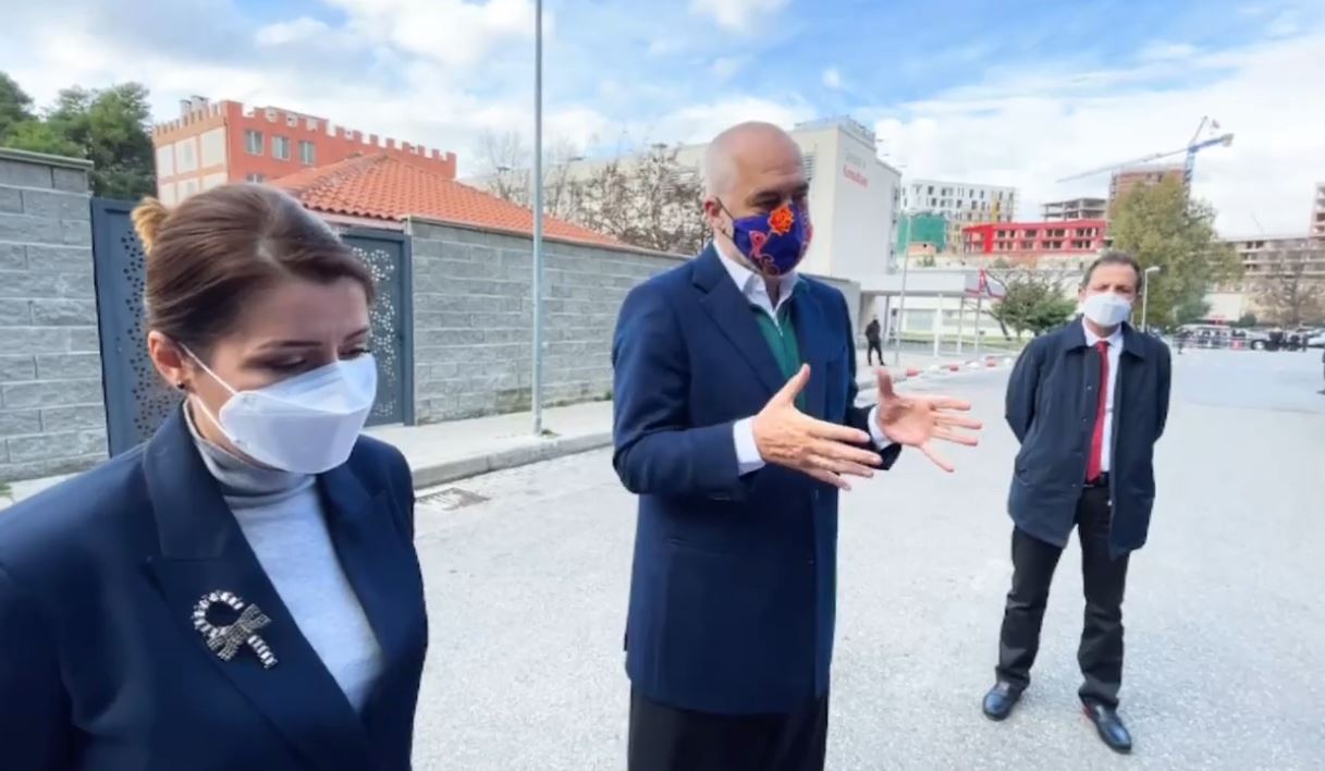 Vaksina antiCovid/ Rama: Afër marrëveshjes, struktura te stadiumi do jetë gati javën e parë të janarit