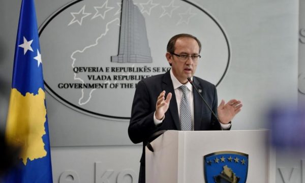 Kosova mbyll shkollat më 18 dhjetor, kryeministri Hoti: Një muaj do të jetë pushim