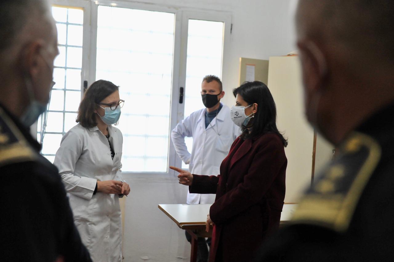 Ministrja Etilda Gjonaj inspektim blic në burgun e Durrësit