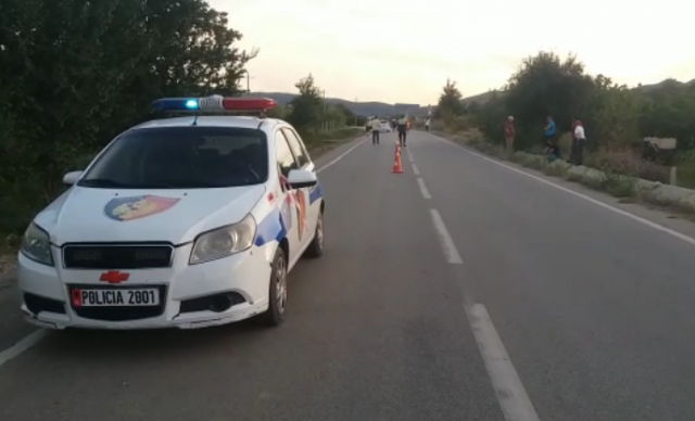 Përplasen dy automjete, plagosen 3 persona