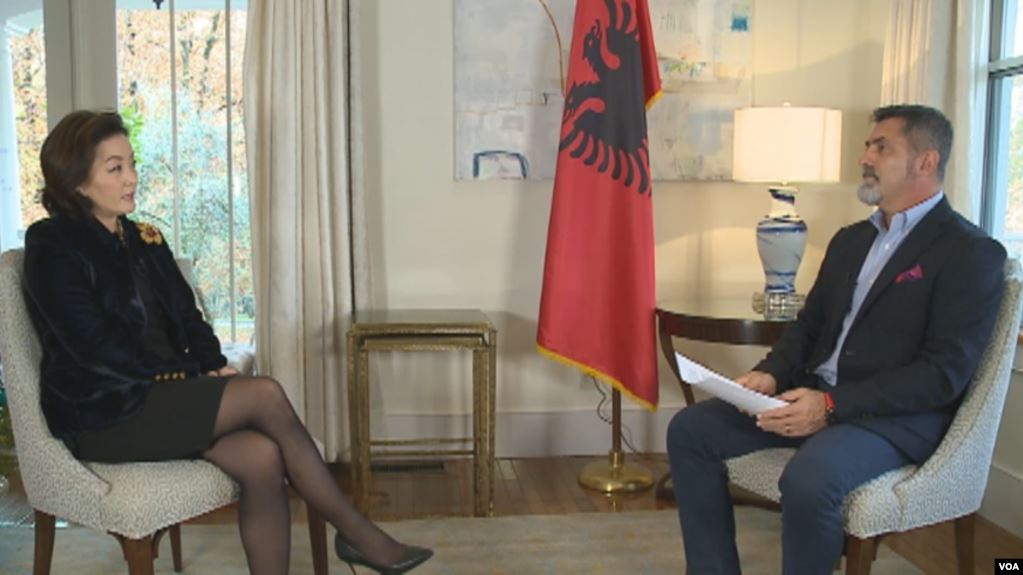 Shqipëri, ambasadorja Kim: Kushtetuesja gati në 31 dhjetor