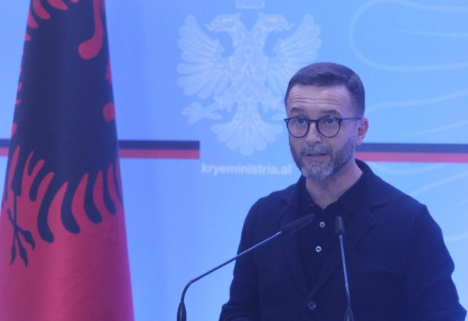 Të miturit në protestë, Braçe shpërthen keq: Kjo është një vepër e qartë penale, PD-LSI si shtëpi e Camorras!