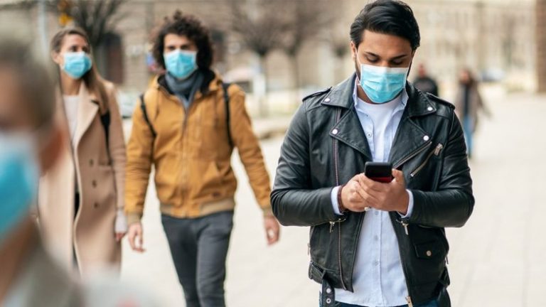 A do të duhet të vazhdojmë të mbajmë maskë edhe pasi të marrim një vaksinë për COVID-19?