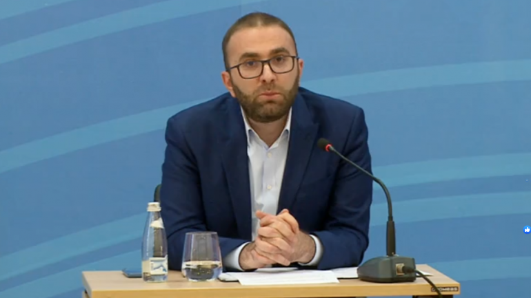 Bardhi: Rama nuk denjoi ta ngushëllojë familjen, vazhdon shoppingun luksoz