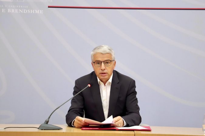 Sandër Lleshaj zbulon arsyet pas dorëheqjes: Çfarë e ndau Shqipërinë nga kanabisi!