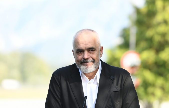 Dënim me ligj për memet? Rama: Asnjë shans