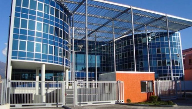 Zbardhet skena korruptive miliona lekë për lokalin brenda burgut “313”, SPAK merr të pandehur ish-drejtorin dhe një përgjegjës