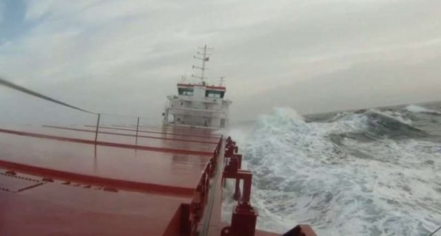 Kushtet e motit, pezullohet lundrimi nga Porti i Vlorës