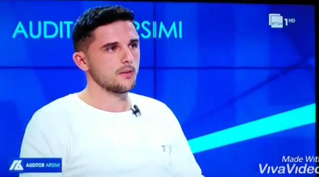 Lirohet montazhieri i DurrësLajm: Isha duke shkuar në shtëpi, policia më shoqëroi megjithëse i thashë jam punonjës i medias