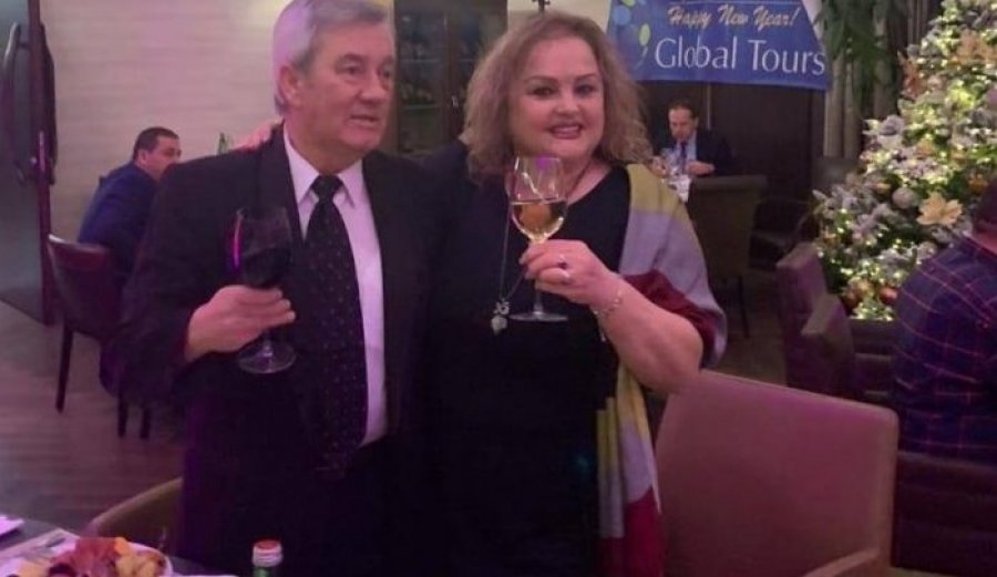 Sot mbushin plot 42 vite martesë, bashkëshortja uron Zef Dedën