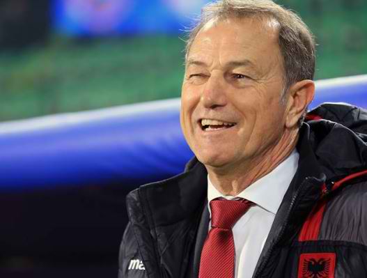 Azerbajxhani më i mirë se Shqipëria? De Biazi “sqarohet”: U thashë kur mora ekipin në fillim…