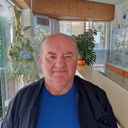 Vdes shoferi i ambulancës së spitalit, dyshohet se ishte prekur nga Covid-19