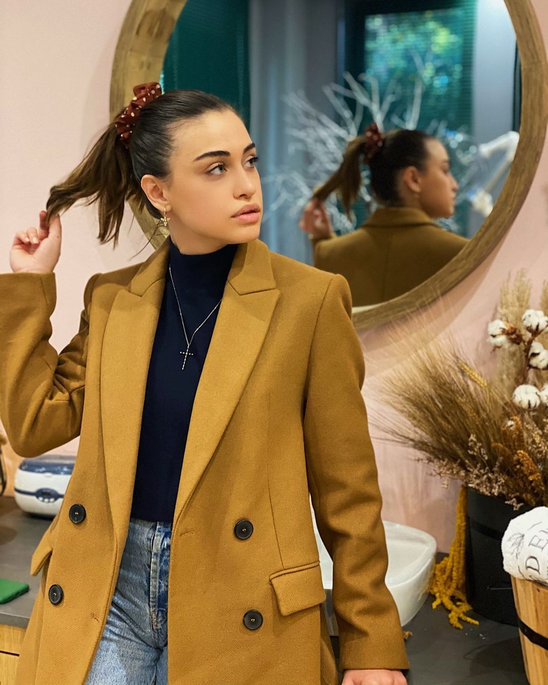 Ndjekësit e kritikojnë për distancën, Dojna Mema zbulon se ka kaluar Covid-19