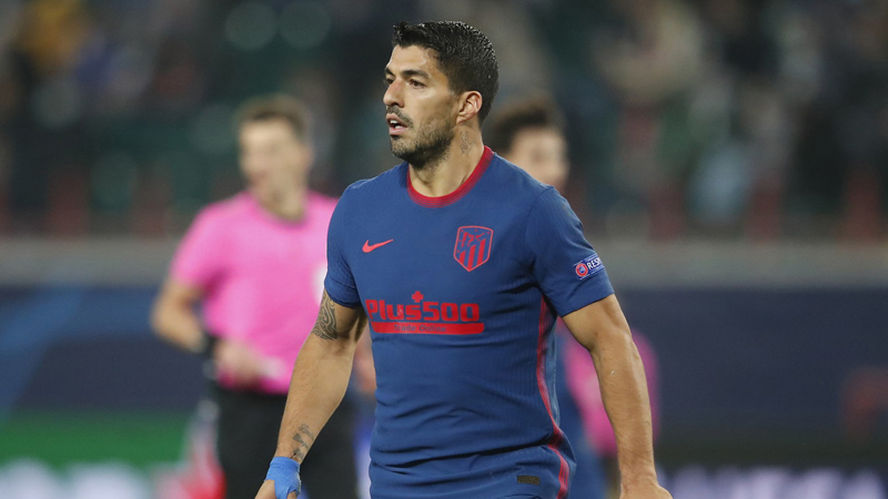 Drejtuesit e Juves nën hetim për rastin Suarez, ja çfarë rrezikojnë torinezët