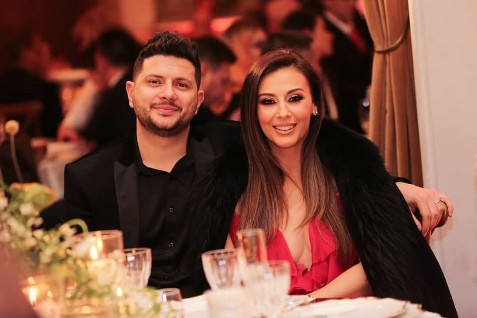 “U tmerruan vjehrri me vjehrrën”, Ermal Mamaqi rrëfen ngjarjen e sikletshme me babanë e tij në shtëpinë e Amit