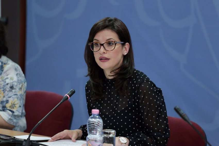 “Luftë” ndaj meme-ve: 1 vit burg për ata që keqpërdorin montazhin e fotografive