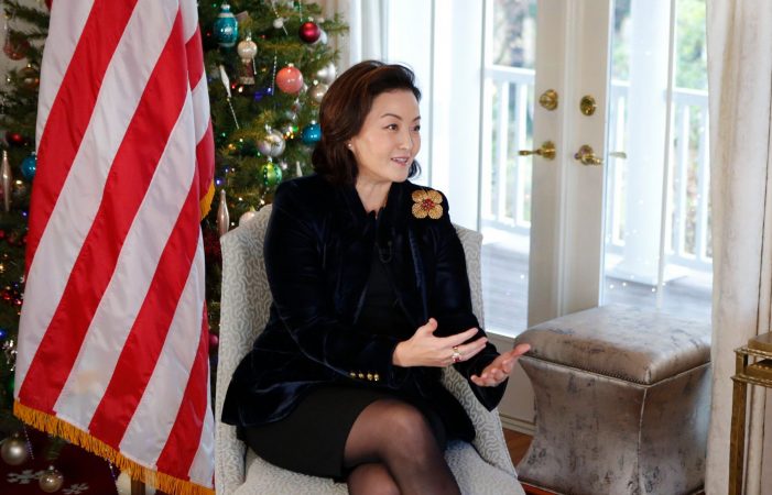 Ambasadorja Kim takon Bledi Çuçin: Të respektohet e drejta për protesta paqësore