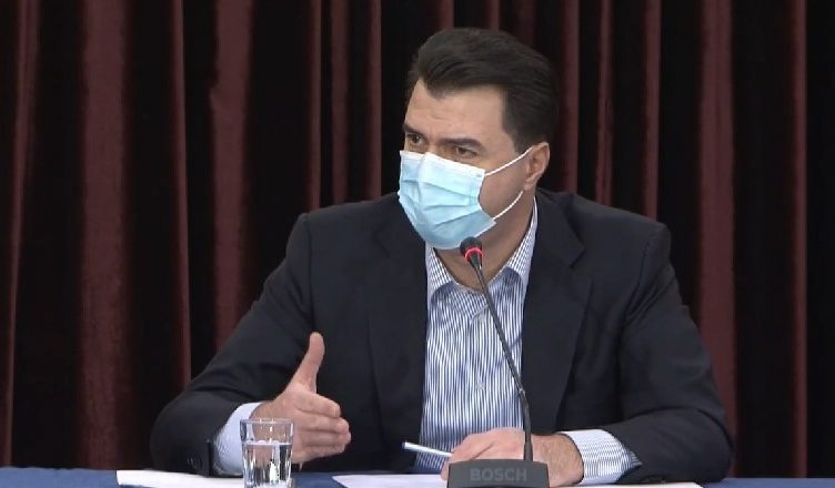 Basha publikon raportin e FMN: Qeveria nuk po ndihmon familjet në nevojë