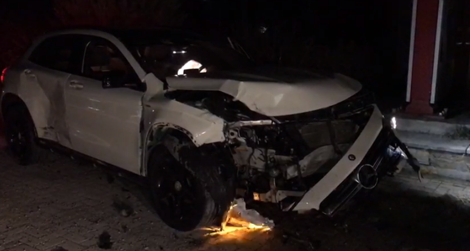 Përplasen dy automjete “Benz”, plagosen drejtuesit